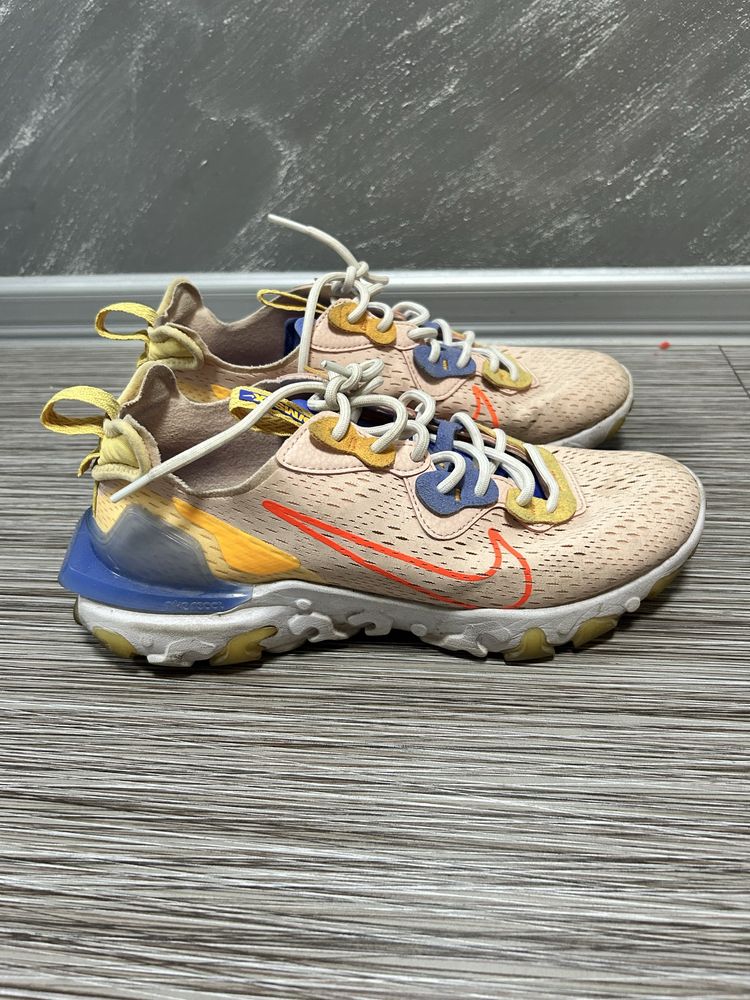 маратонки Nike React