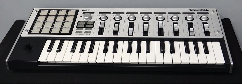 MIDI контроллер KORG Microkontrol