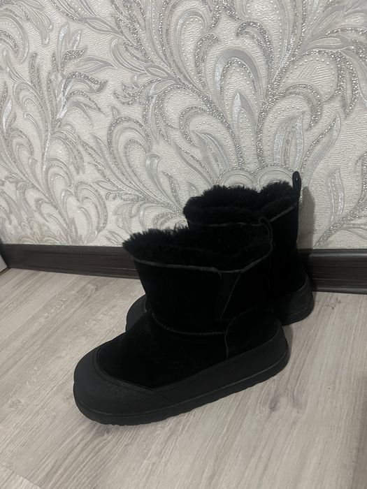 Продам женские угги натуралка