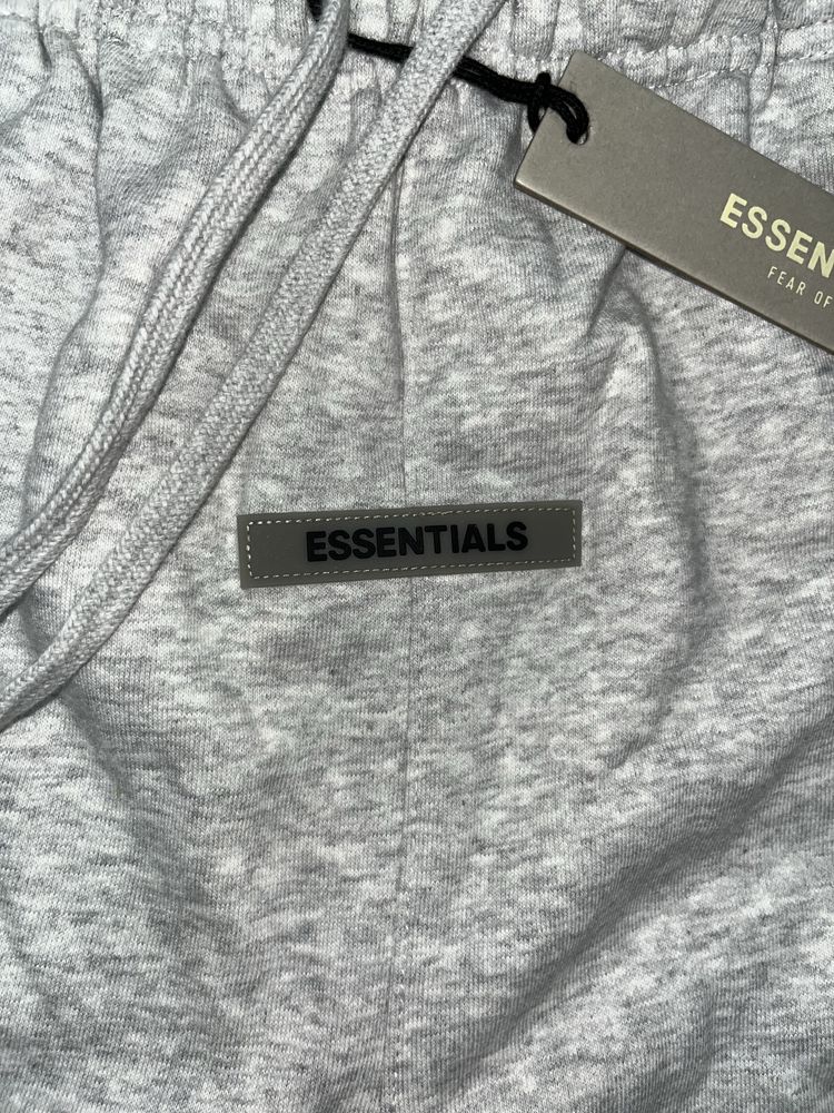 Pantaloni scurti Essentials Fear Of God gri