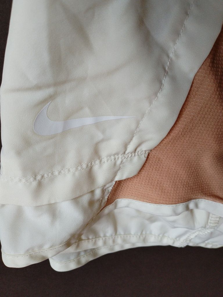 Nike дамски шорти размер с