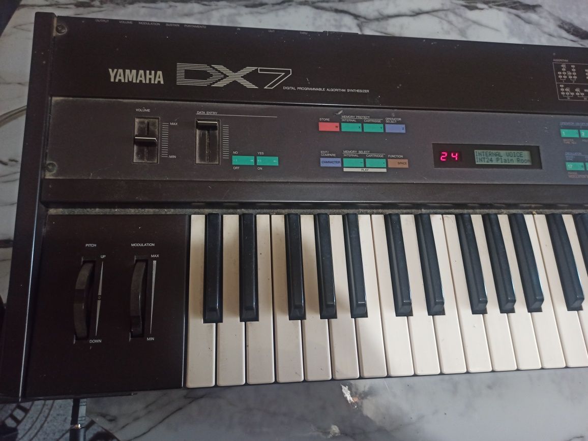Синтезатор Yamaha DX7