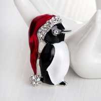 Коледна брошка Пингвин с кристали