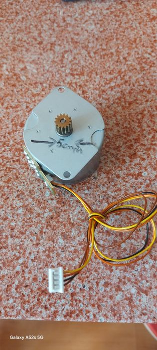 Motoras 220-240V,50/60 hz