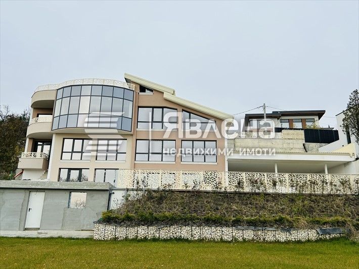 Модерна нова къща с морска панорама!