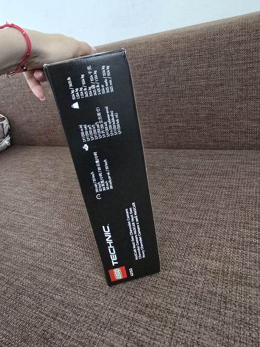 LEGO Technic - NASCAR Next Gen Chevrolet Camaro ZL1 42153, 672 piese
