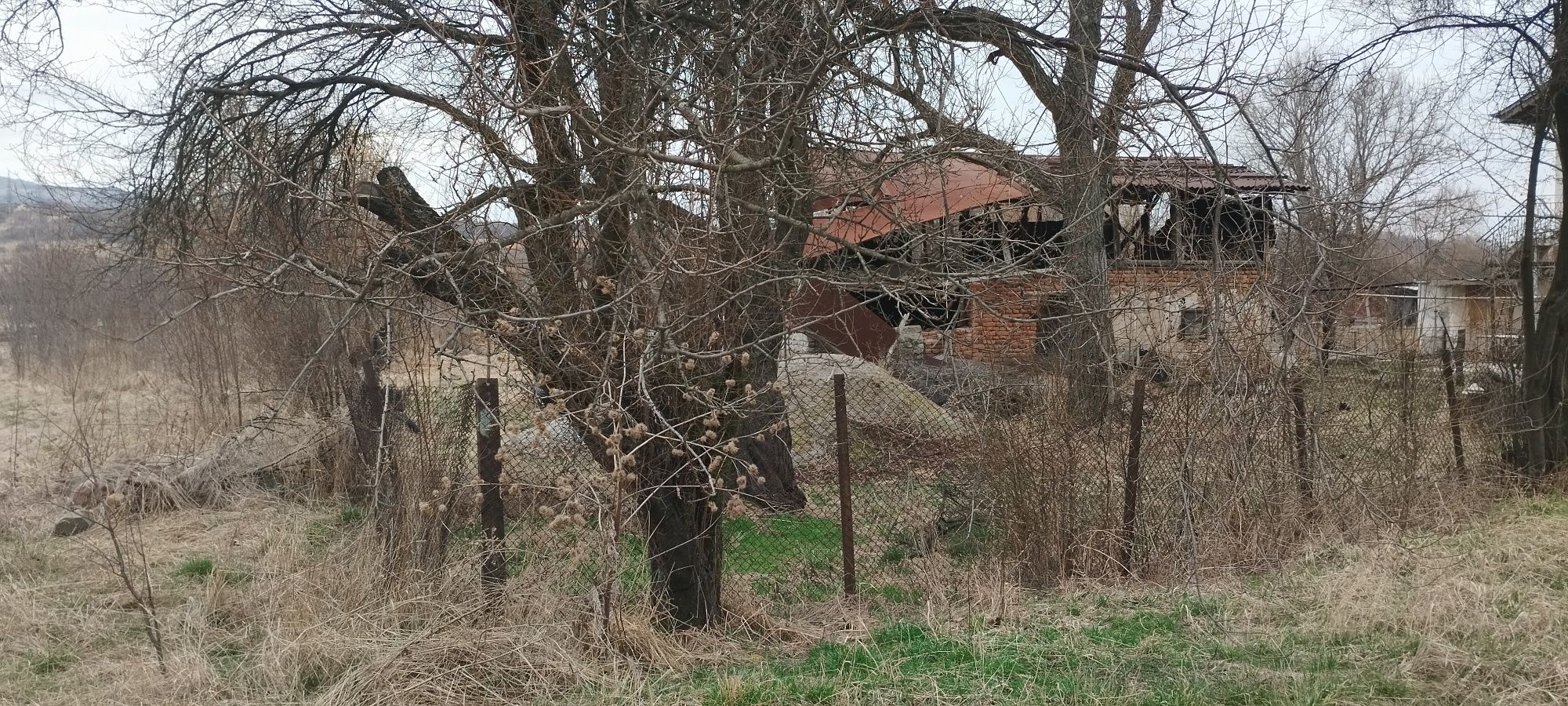 Продава се УПИ в село Студена, гр. Перник