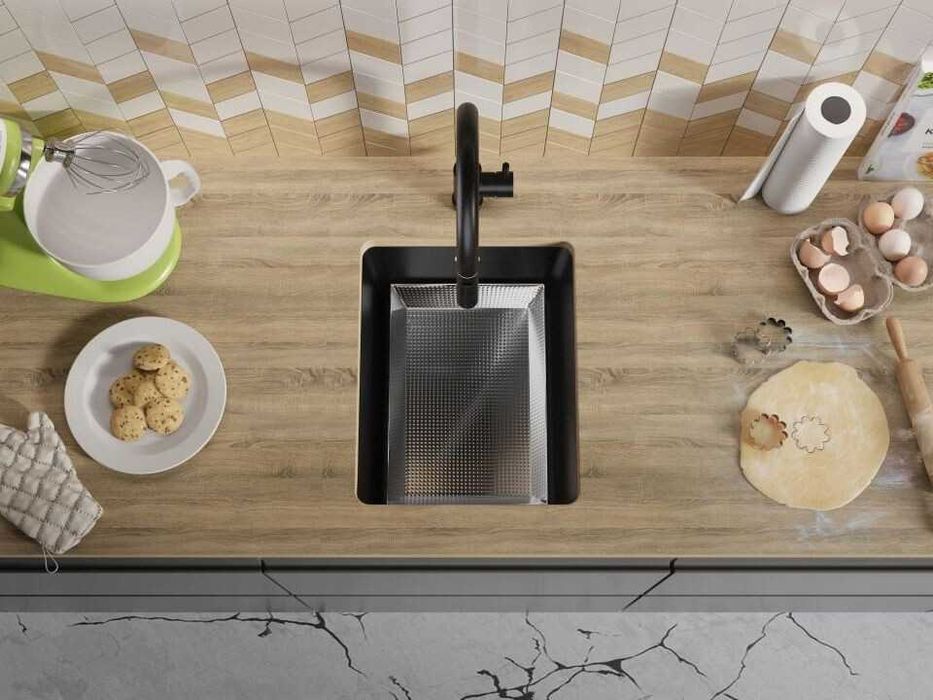 Черна кухненска мивка за вграждане под плот Венеция 50 XL 460x440 мм