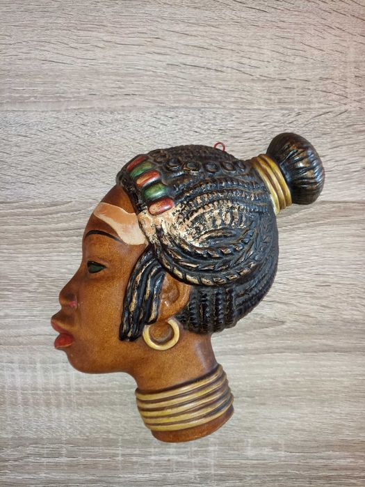 Mască decorativă de perete