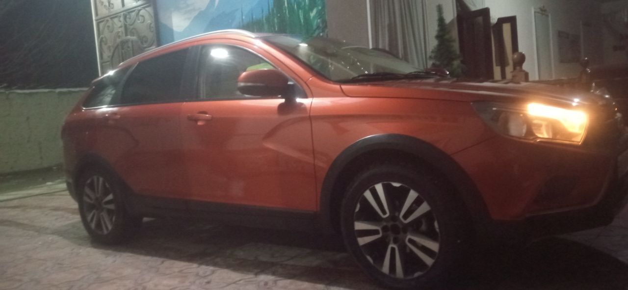 Lada vesta croos