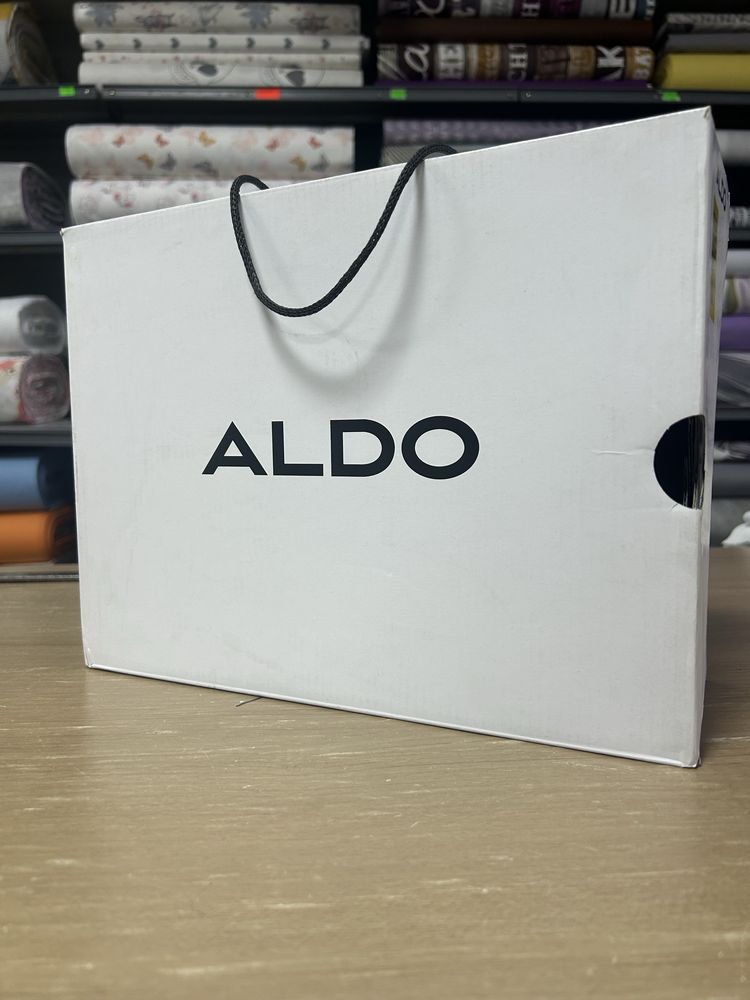 Продавам чисто нови оригинални боти ALDO