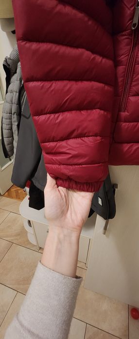 Яке в червен цвят