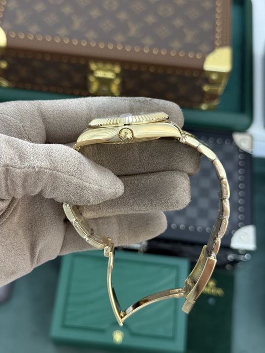 Rolex Sky-Dweller 42mm Gold