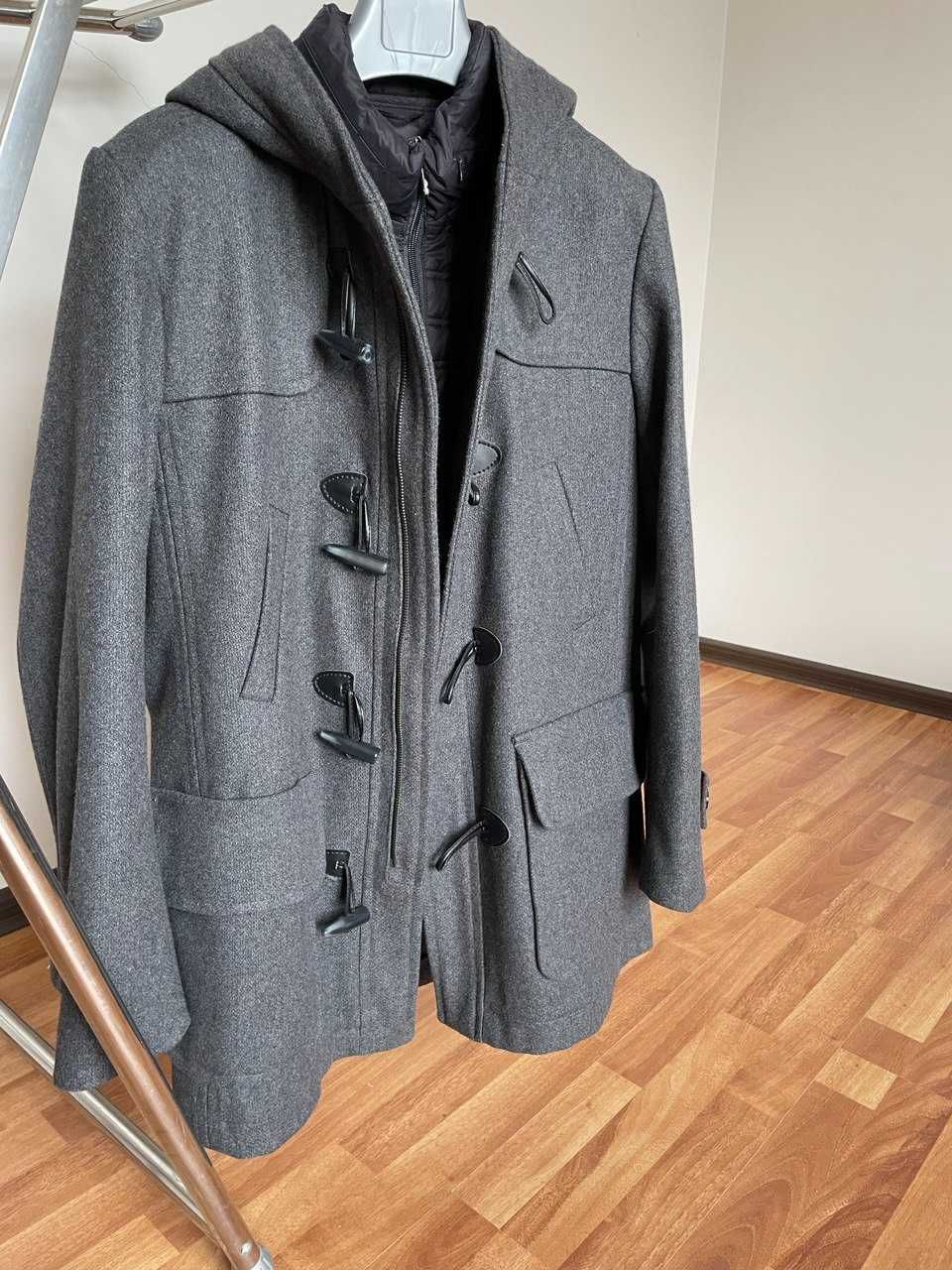 Мужская куртка, пол пальто (дафлкот)  от Bertoni, из Италии.