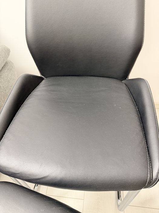 Vand 5 scaune bucatarie