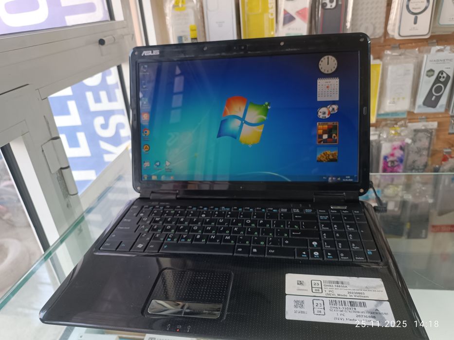 Noutbok Asus sotiladi