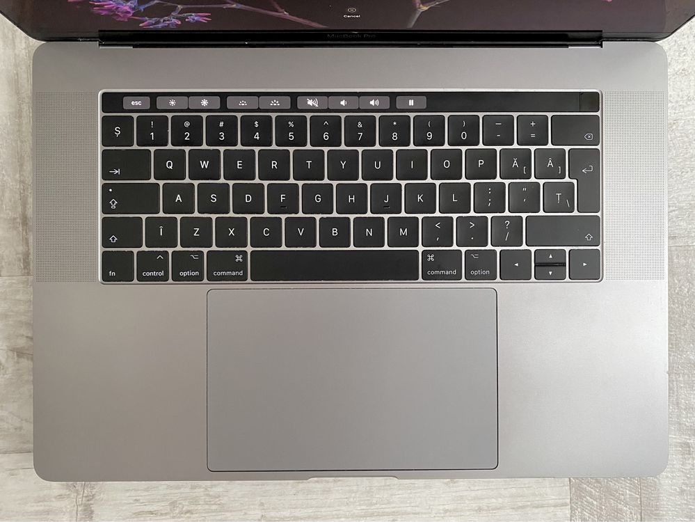 MacBook Pro 15 inch Touchbar