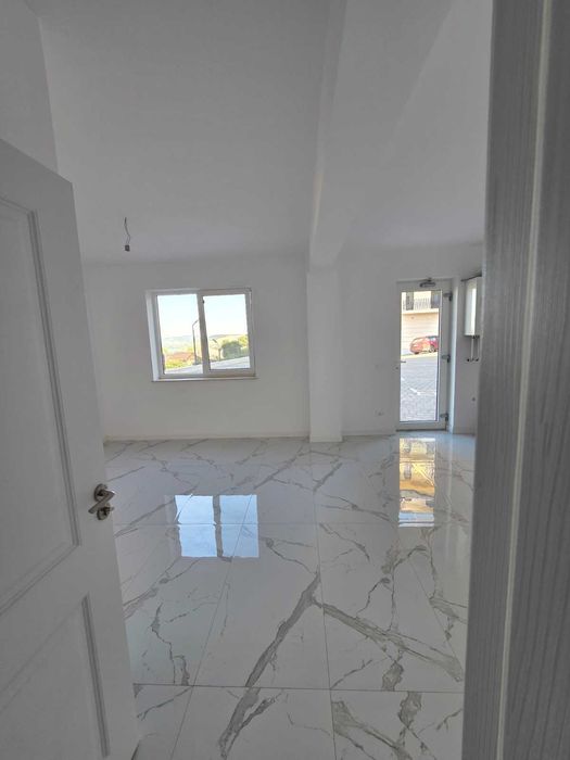 Apartament cu 2 camere spațiu pentru locuință sau activ. profesionala