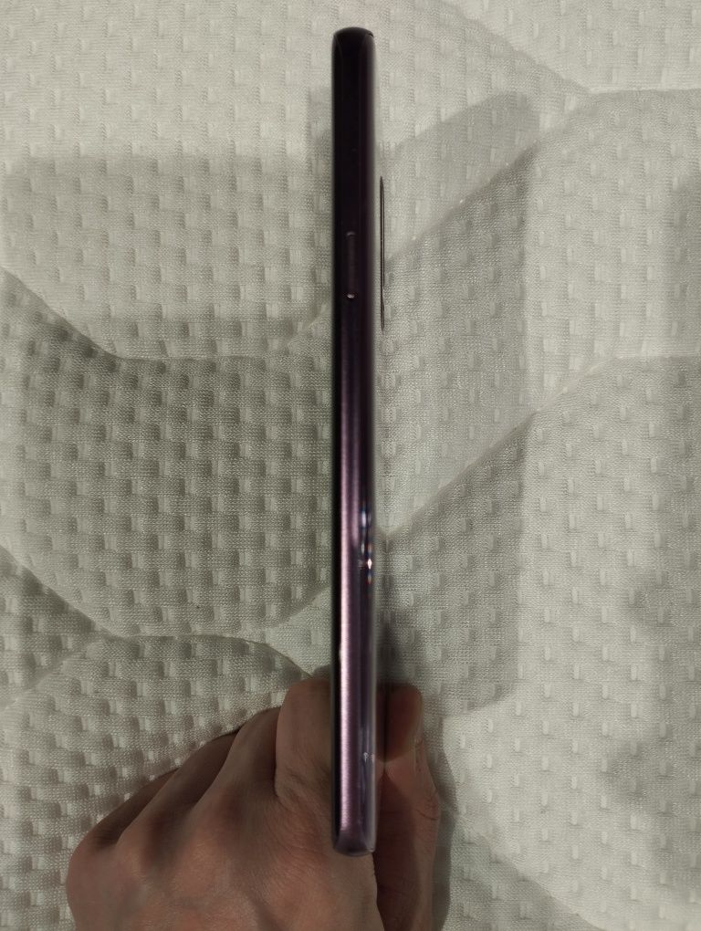 Продам свой Samsung s9+(USA) Розово-фиолетовый.