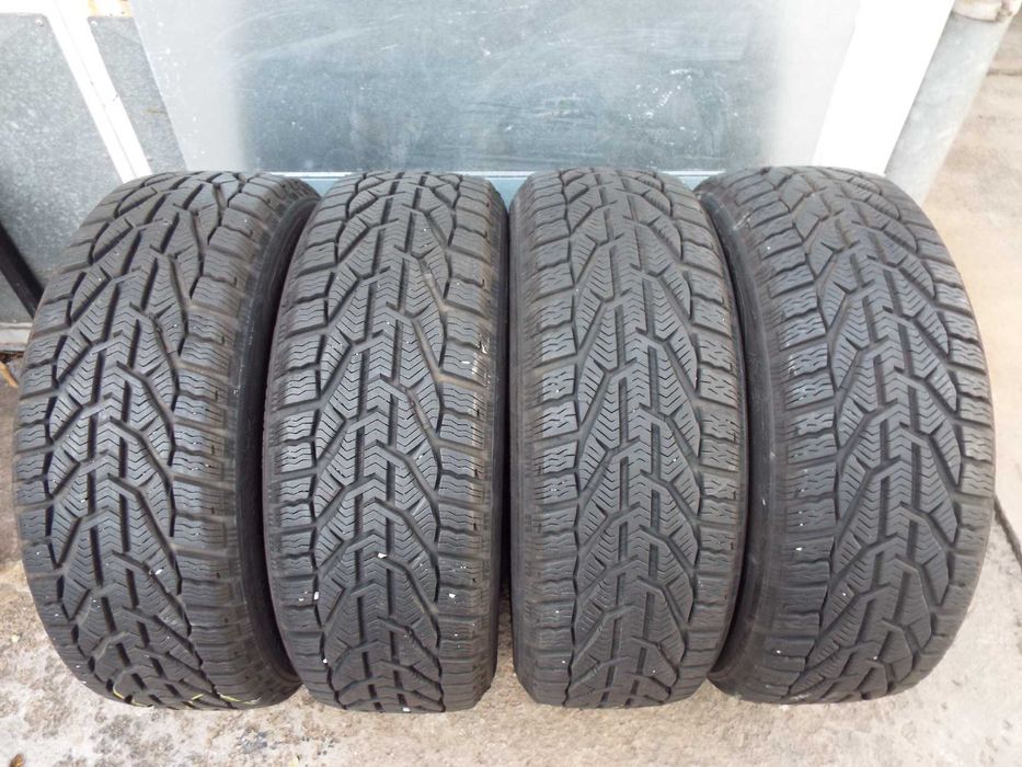 vand 4 anvelope de iarna 205/55/16 riken snow [aproape noi]pret 800lei