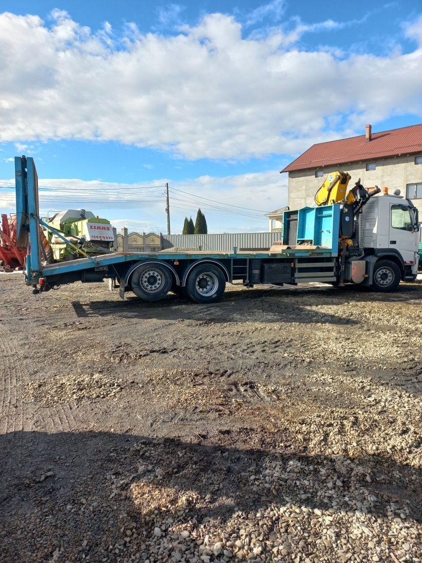 Camion Volvo  Platforma trailer cu macara SCHIMB