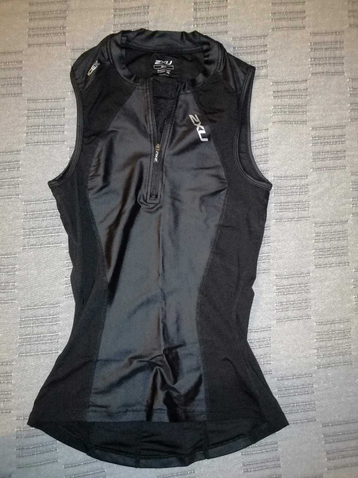 2XU дамски компресиращ топ за спорт