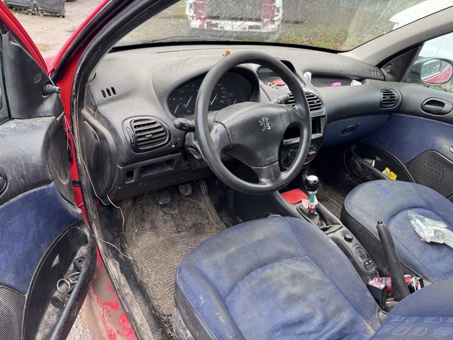 Peugeot 206 1.4i 75hp 2001г На Части