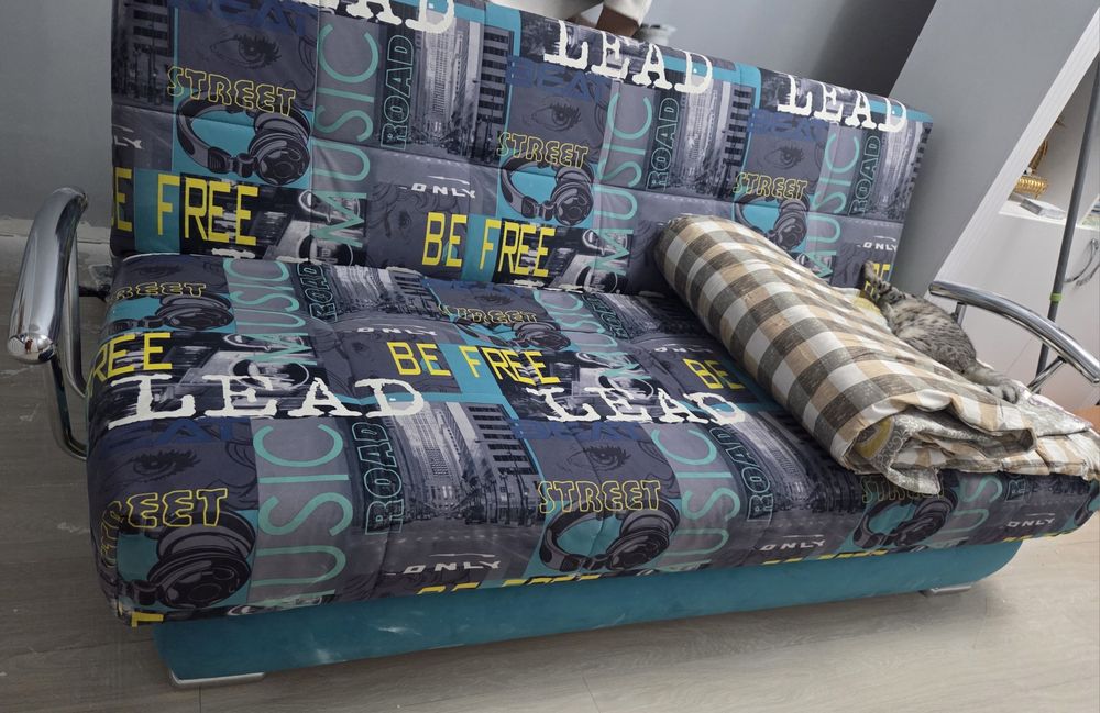 Диван продаётся чистый