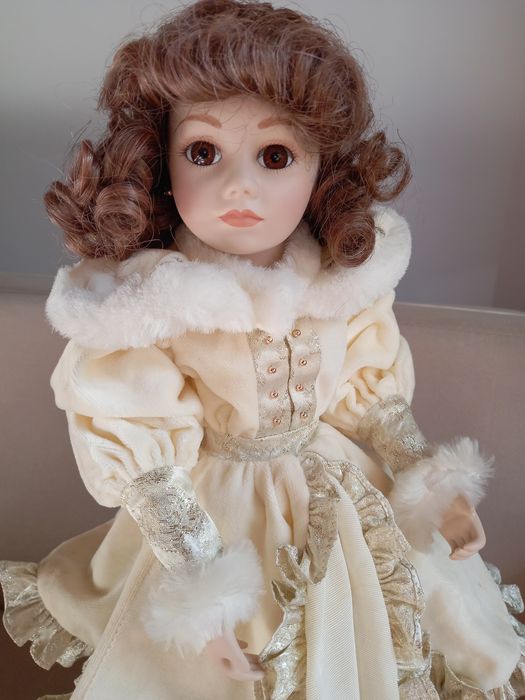 Порцеланова кукла