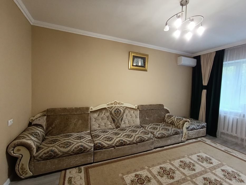 Продам диван в хорошем состоянии.