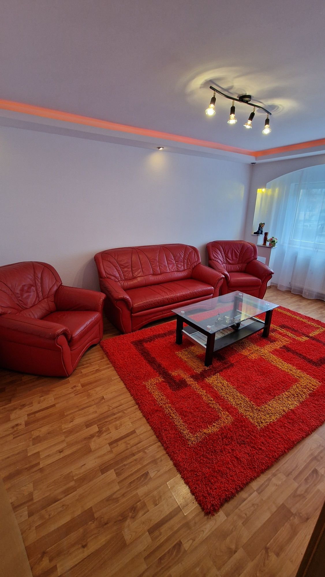 Apartament 3 camere decomandat, mobilat, Calea Dumbravii-Siretului.