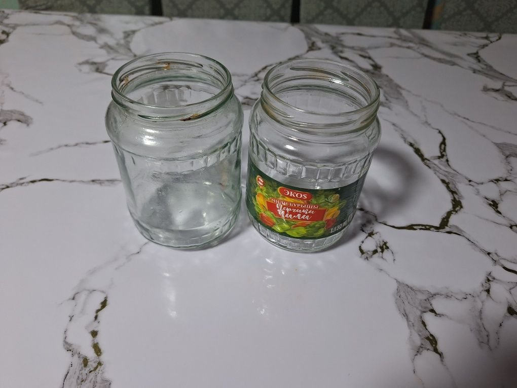 Срочно продаётся стеклянные банки в отличном состоянии