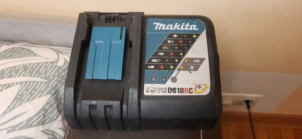 Makita Incarcator DC18RC S  fuctional