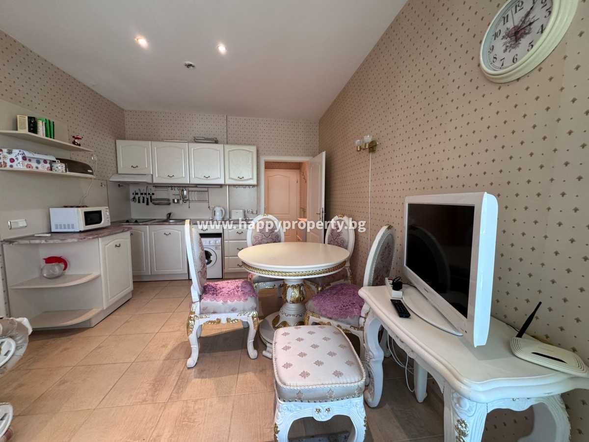 Продава се Двустаен апартамент в к.к. Елените - 52 кв.м за 1210 €/кв.м - Снимка #1