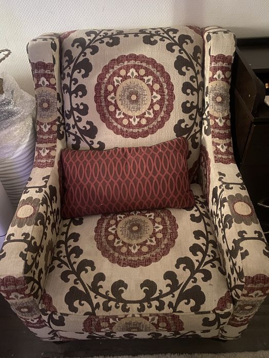 Кресло для офиса или гостиной