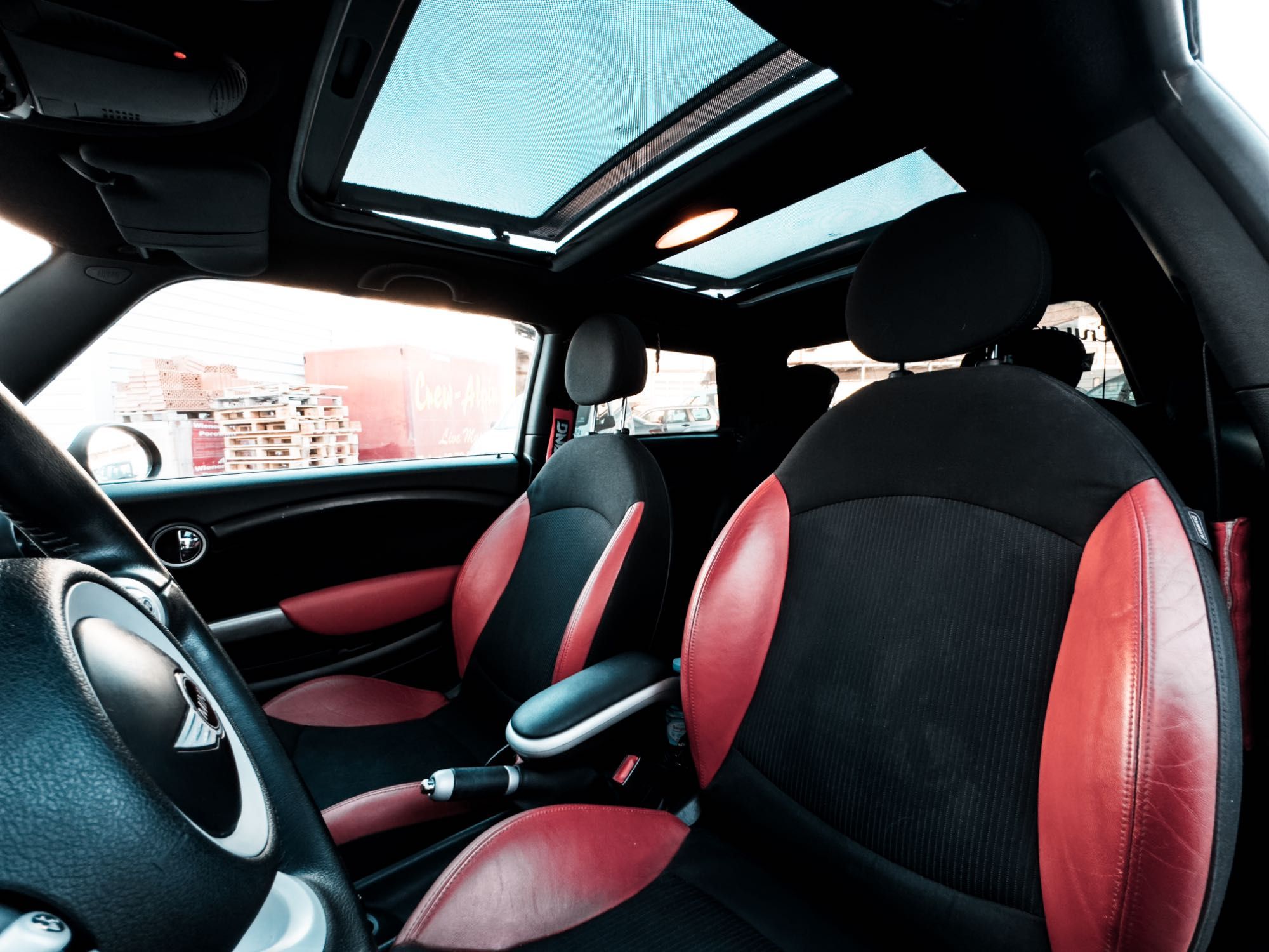 Продавам MINI COOPER D R56 1.6d