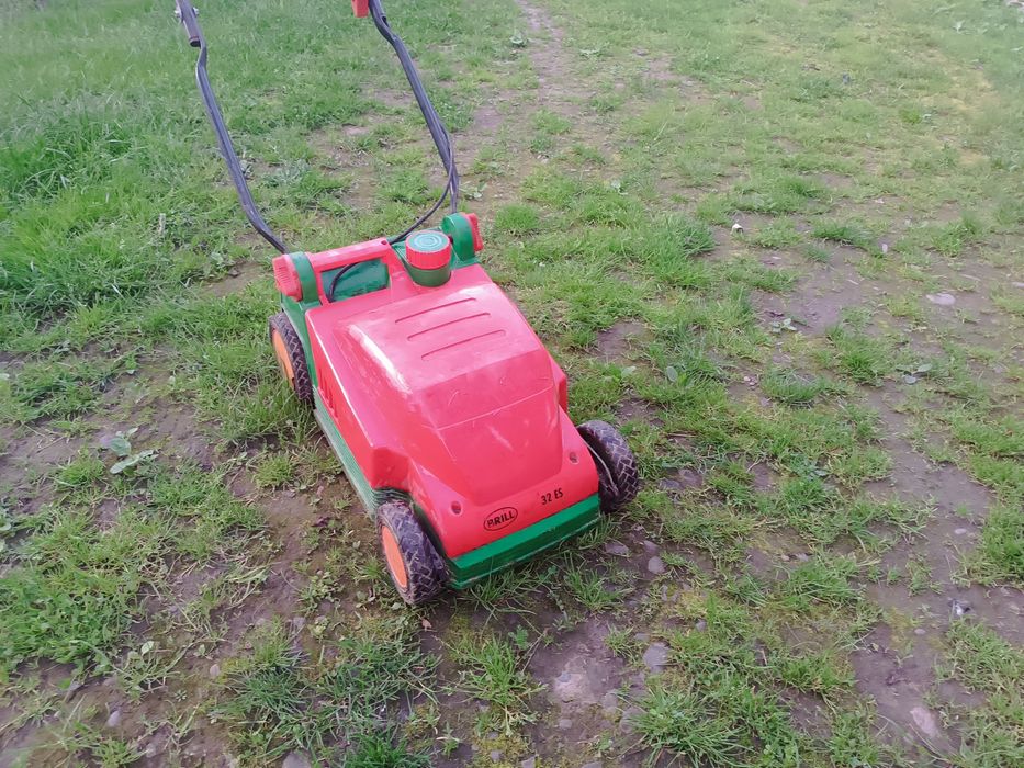 Mașină electrică de tuns iarba BRILL 32 ES