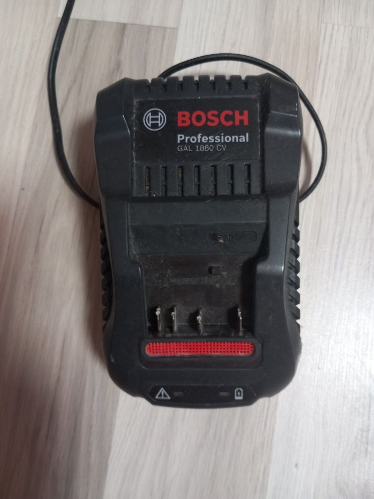 Зарядно bosch 18v160 и gal 1880cv