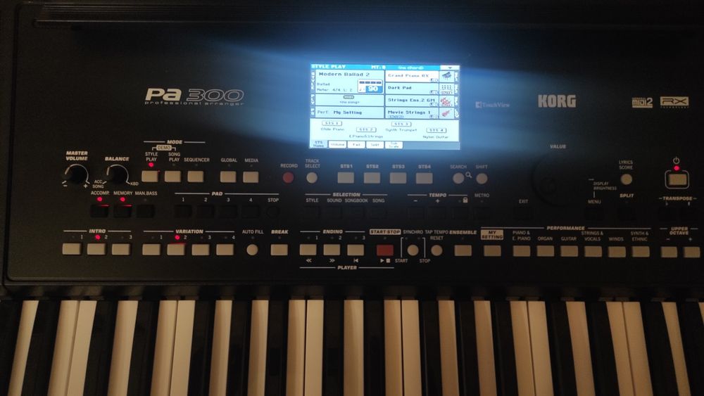 Продавам. KORG PA-300