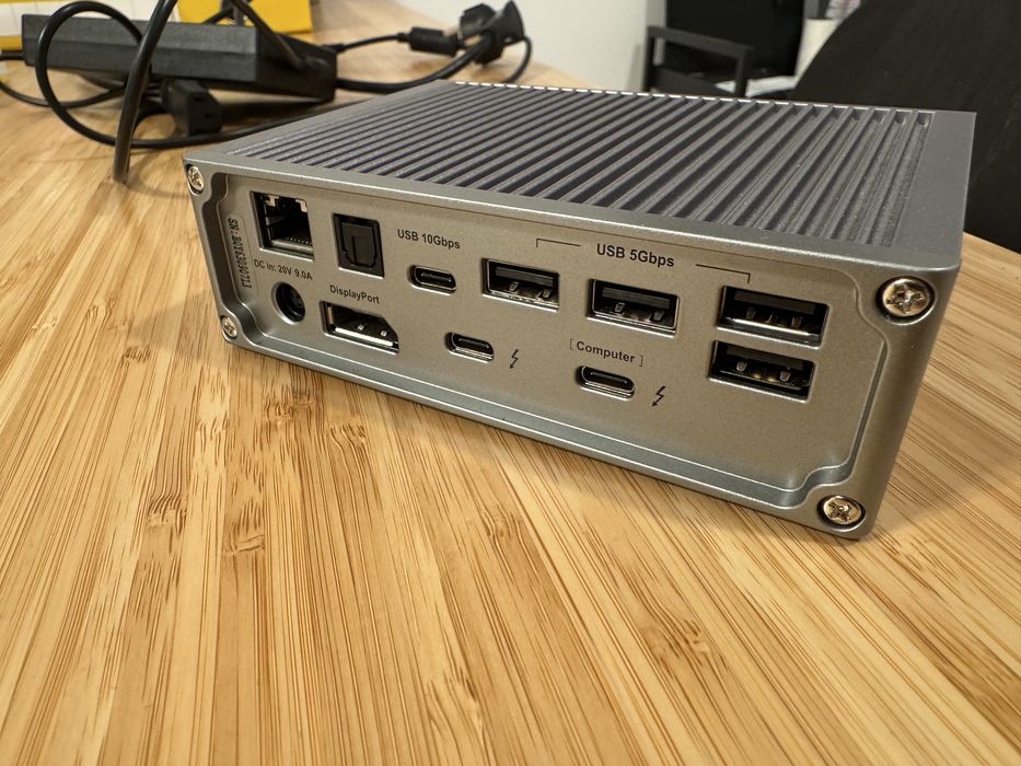 Caldigit TS3 plus thunderbolt TB3 docking station / hub