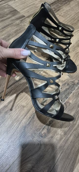 Sandale din piele naturala