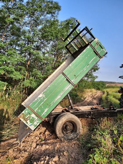 Vând remorca basculabila