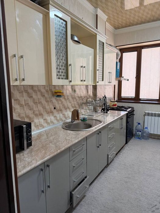 Sergeli moshina bozor roparasida