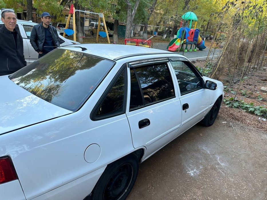 Nexia 2 1.6 gaz bor srochni sotiladi