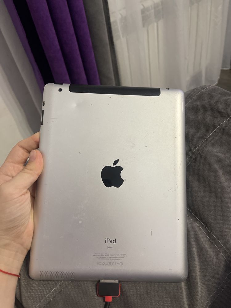 Ipad 64 ГБ, есть скол