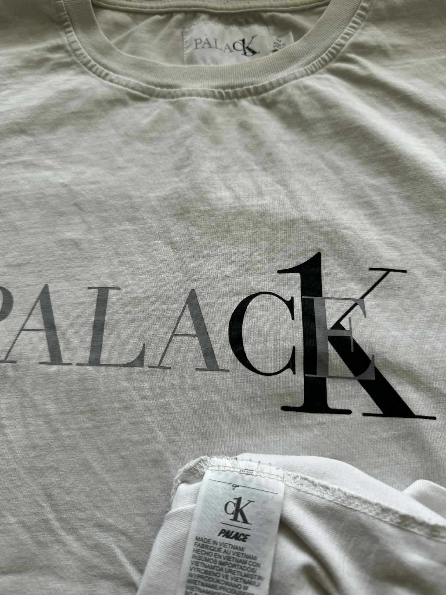 Calvin Klein × Palace тениска
