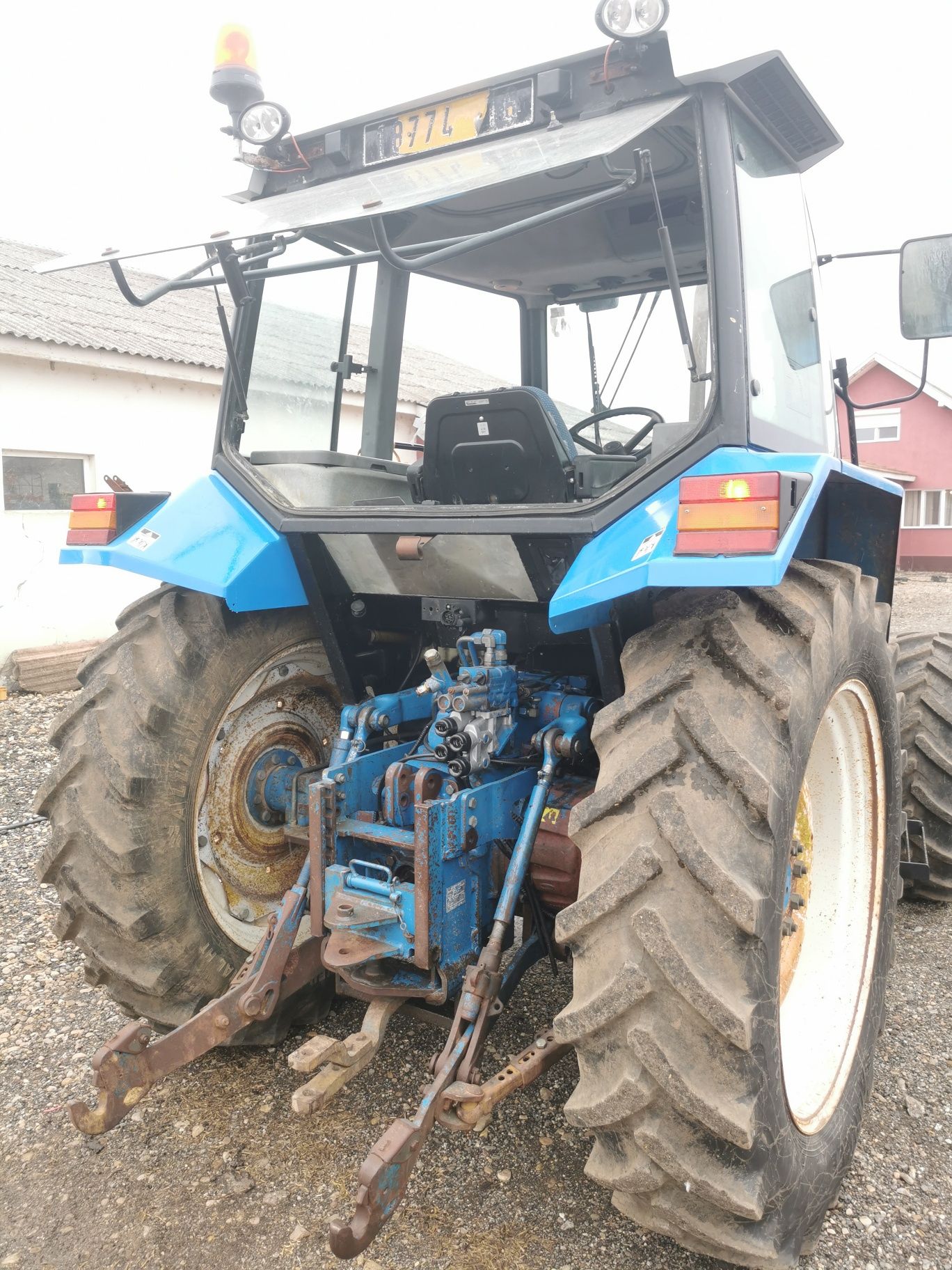 Tractor New Holland 6640 recent adus