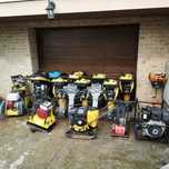 Dau în chirie Mai compactor, placa vibranta, generator. Motopompa, el