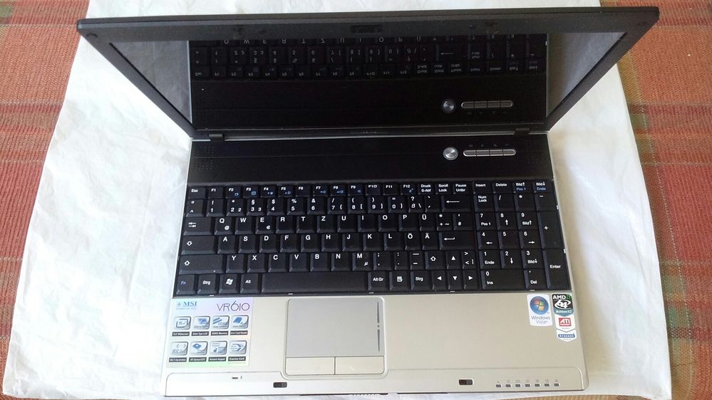 Germania Dortmund Laptop dual core windows7 display anti zgîrîiere