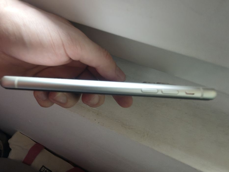 iPhone 11 64 GB White